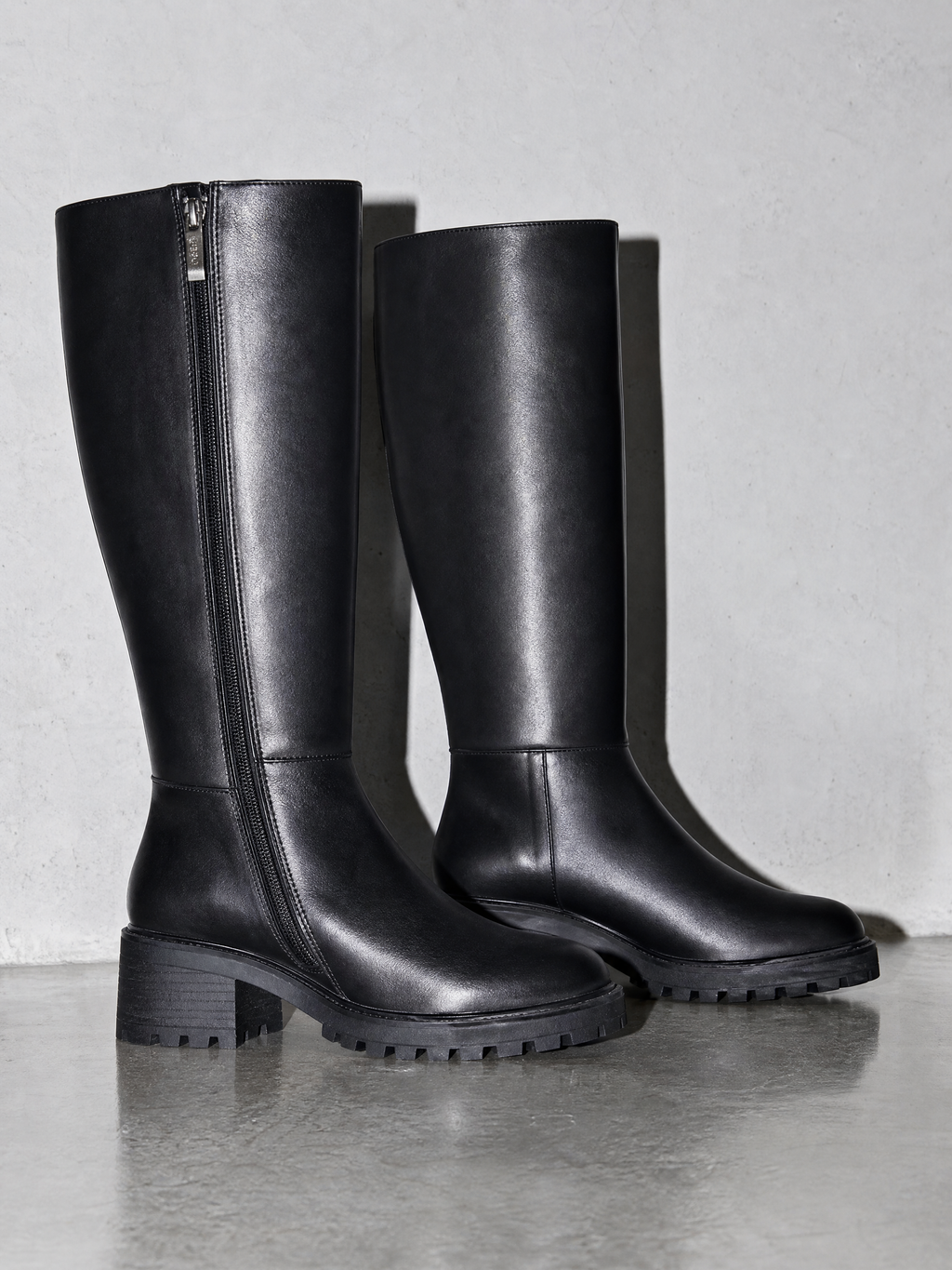 Women's Knee-high High-end Martin Boots - Black Shoe Angle
