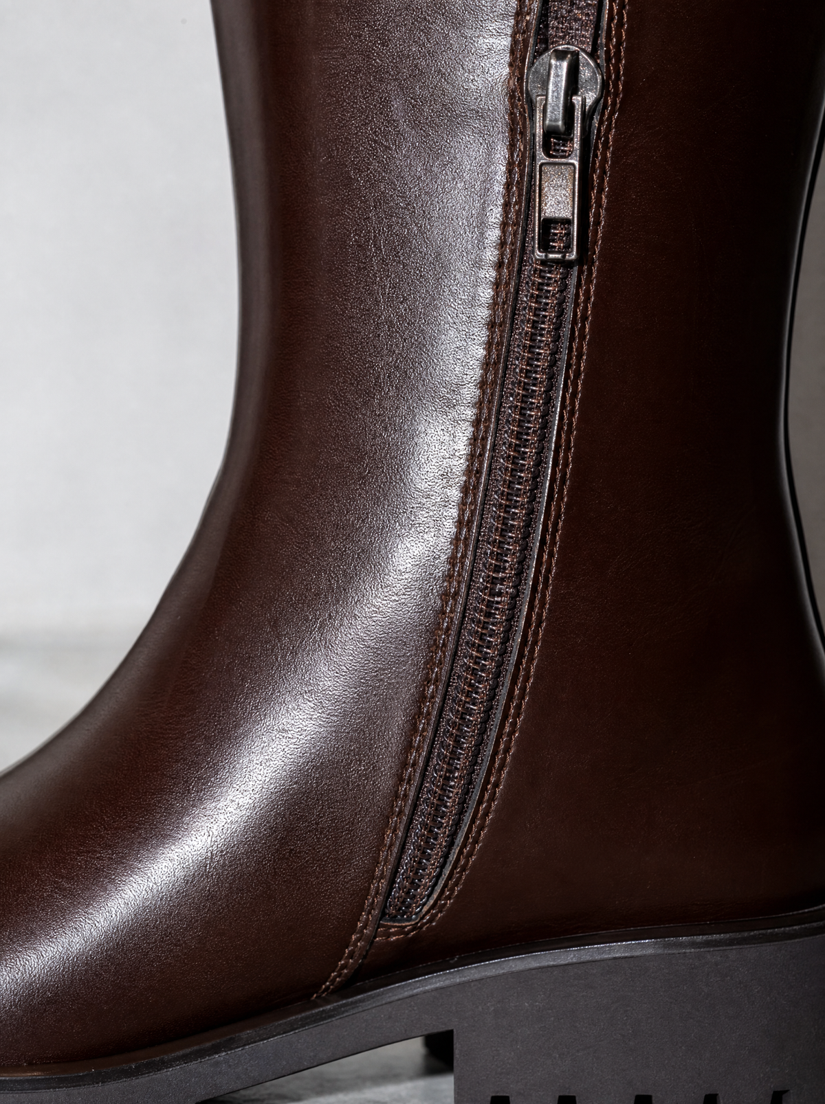 Women's Knee-high High-end Martin Boots - Brown Shoe Macro