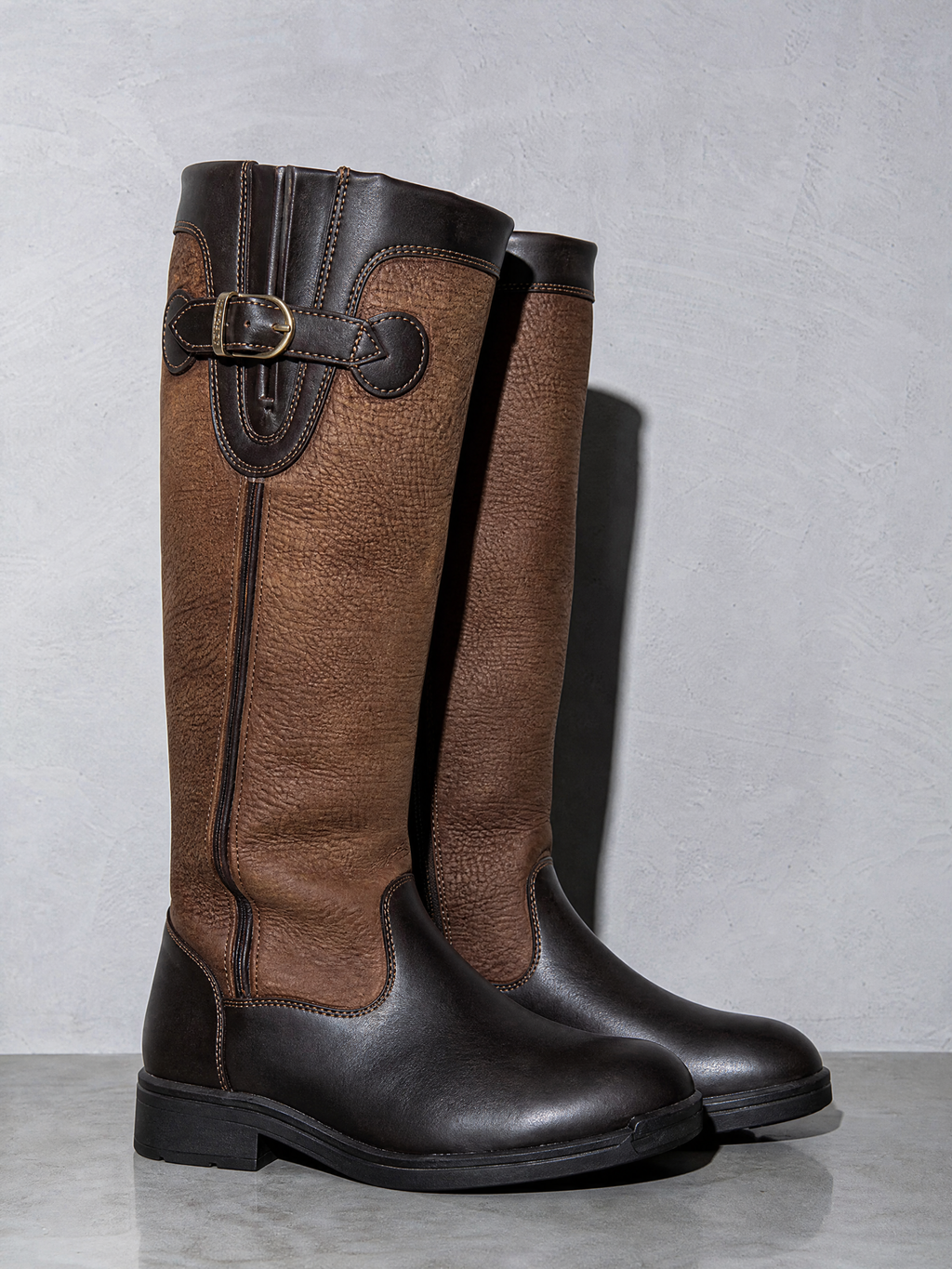 Leather Boots With A Round Toe Thick Sole And Belt Bucklewaterproof - Brown Premium Leather Finish Shoe Macro