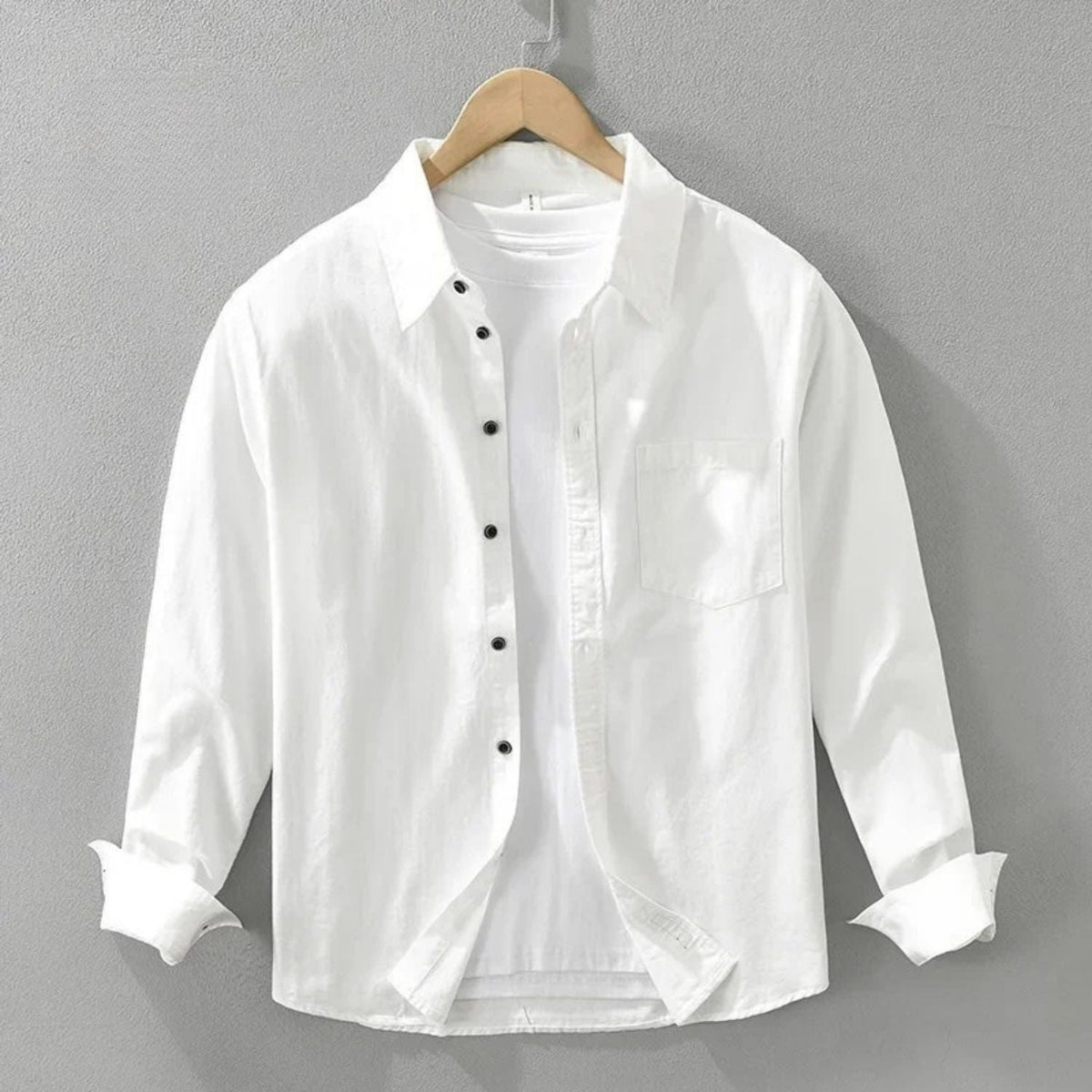 Unisex Shirt in 100% Cotton with Loose Fit