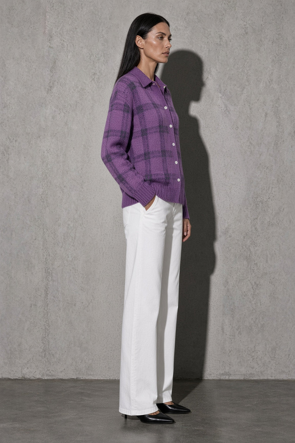 Women's Cardigan Button-Front Longline Shape — Hemline & Edge Construction (Angle 30)