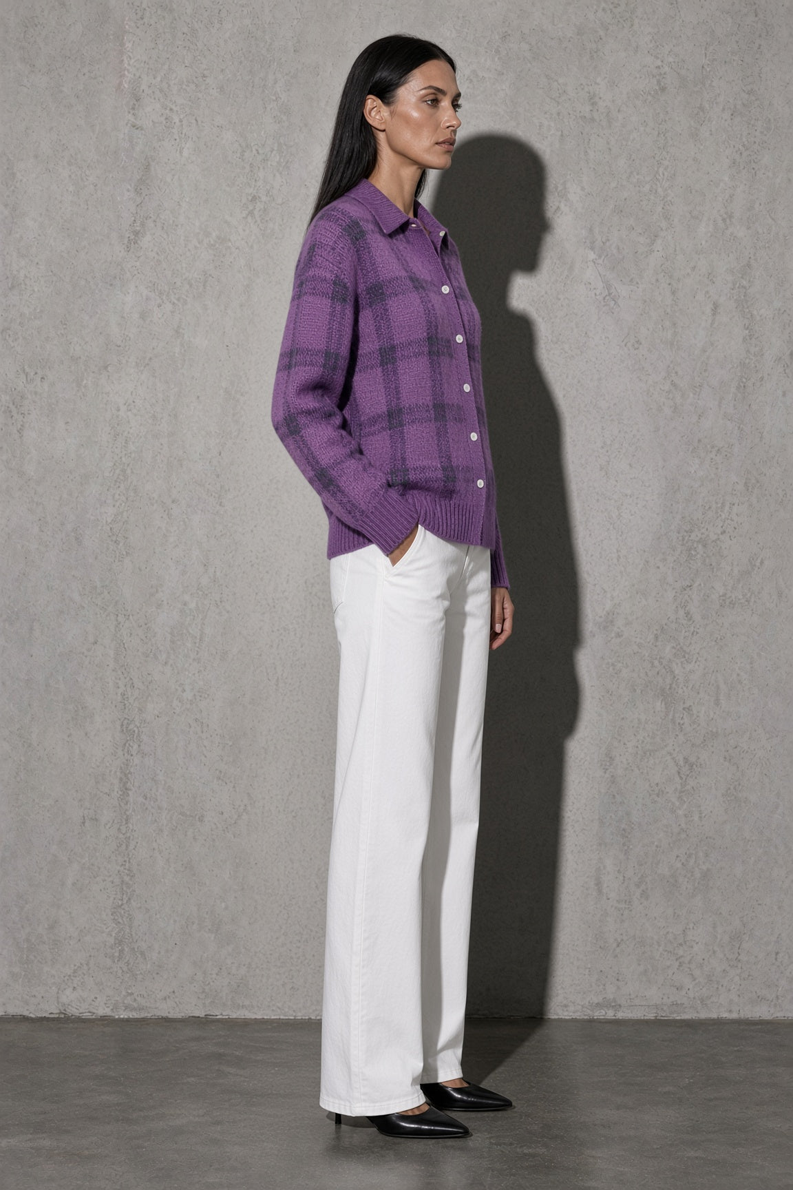 Women's Cardigan Button-Front Longline Shape — Hemline & Edge Construction (Angle 30)