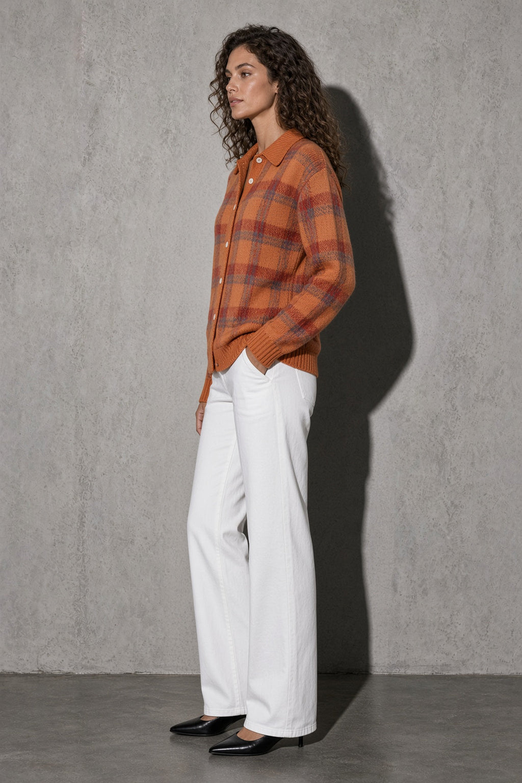Women's Cardigan Button-Front Longline Shape — Fabric Texture & Material Detail (Angle 35)