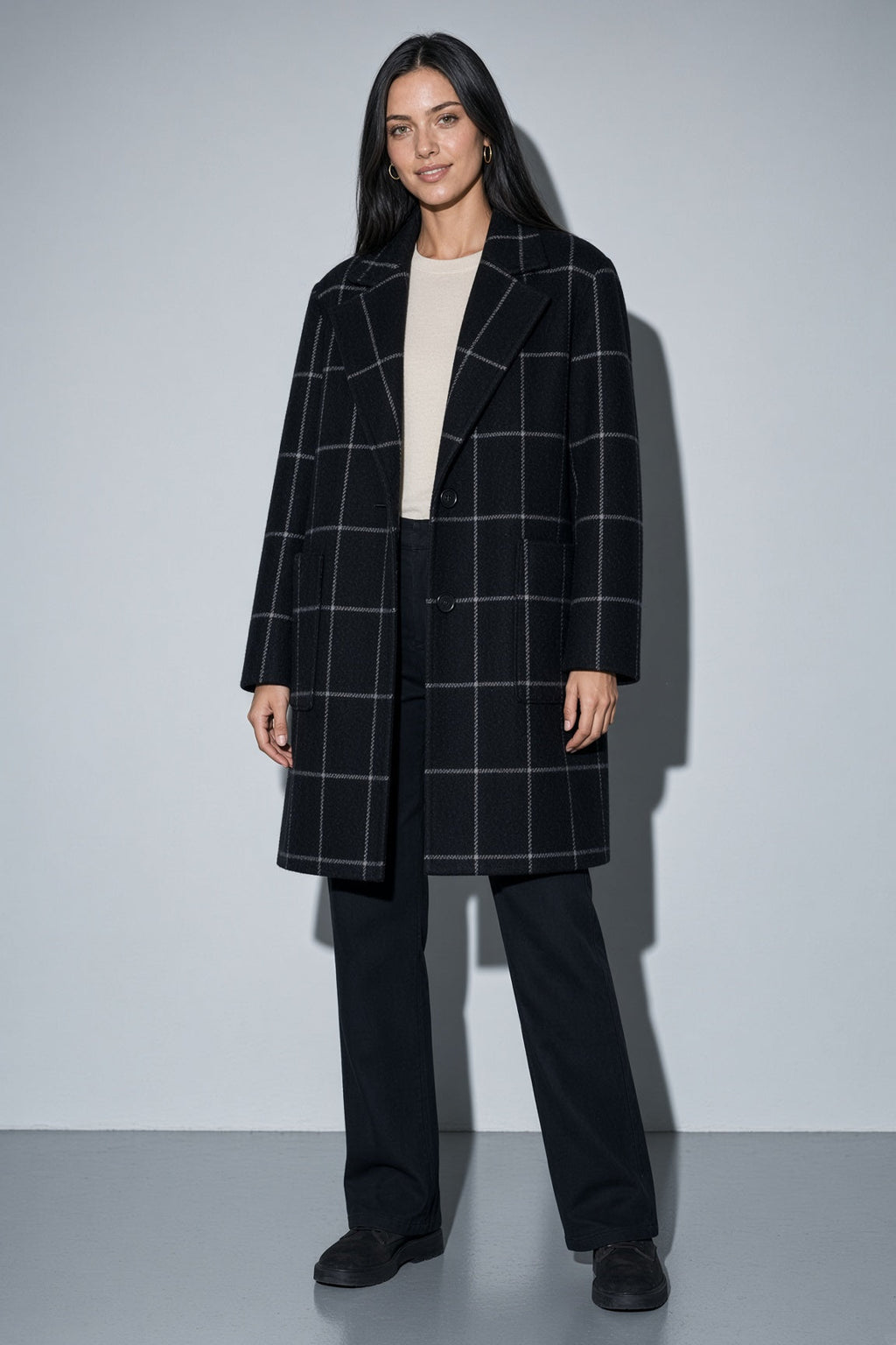 Women's Thick Coat Windowpane Plaid Longline — Pocket & Stitching Detail